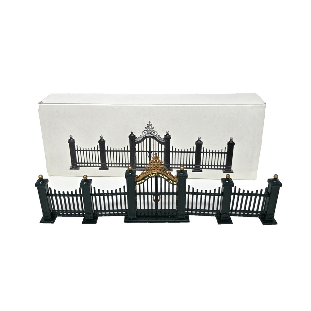 NWT Dept 56 VILLAGE WROUGHT IRON GATE FENCE 56.55140 GREEN GOLD Handpainted
